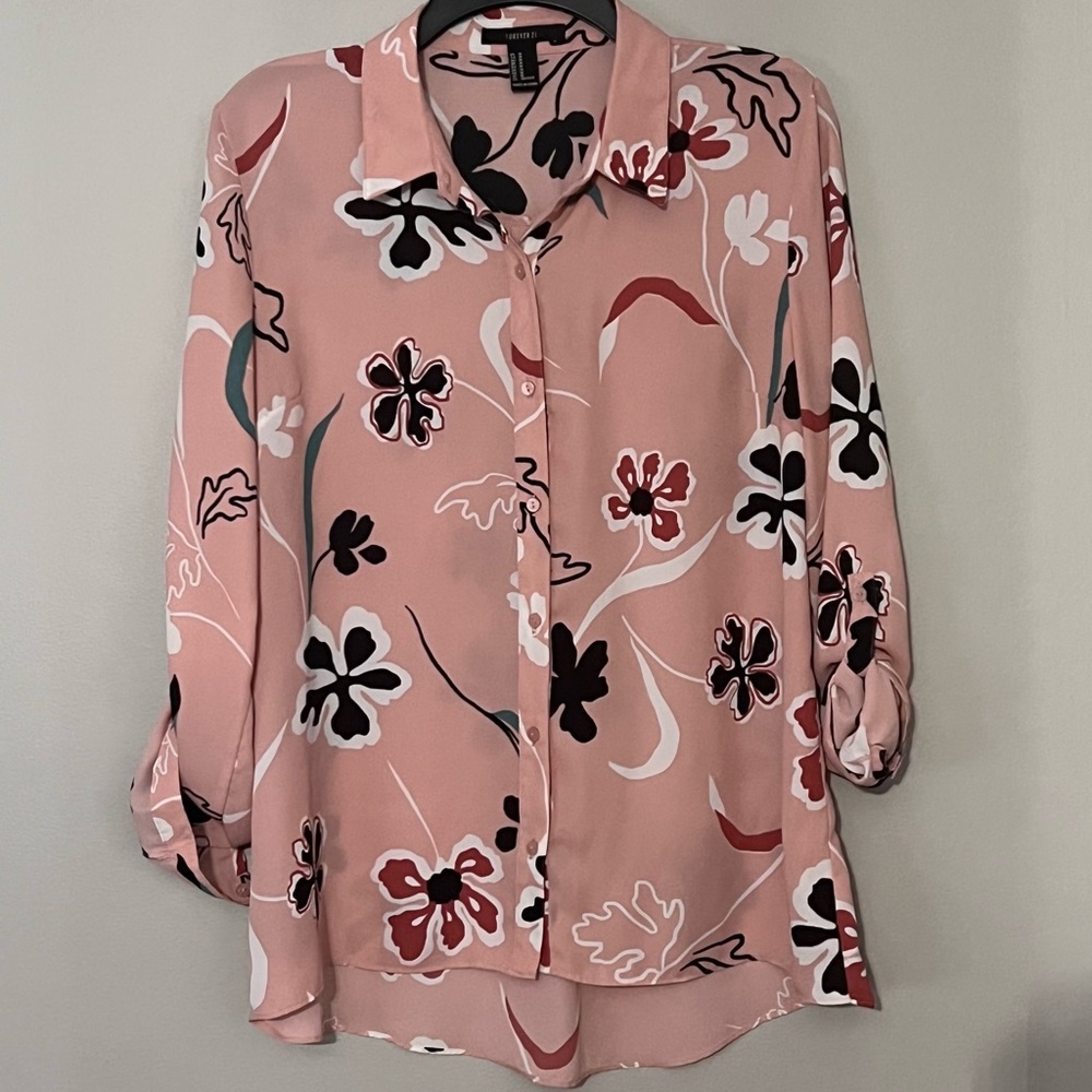 FOREVER 21 Fun floral button up, lightweight chiffon medium